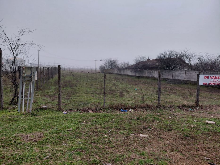 Teren intravilan 1500 mp