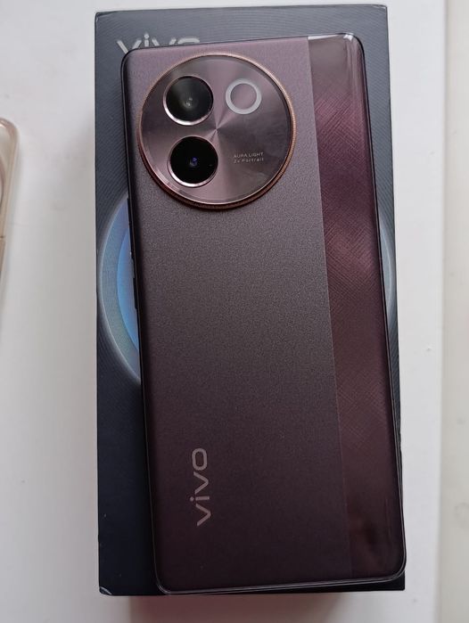 Продам телефон виво .