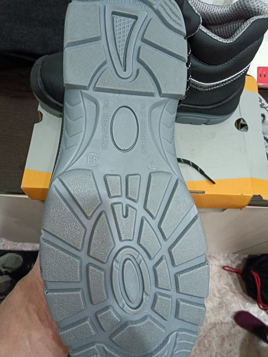 Продам летние ботинки