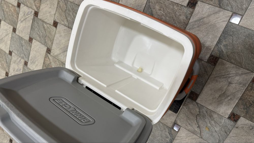 Изотермический контейнер на колесах 66 литр сумка холодильник termos