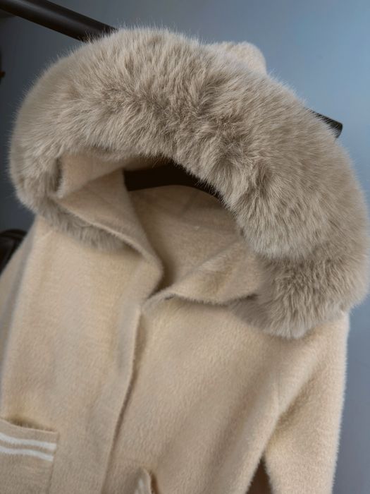 Кашмирена жилетка с пух