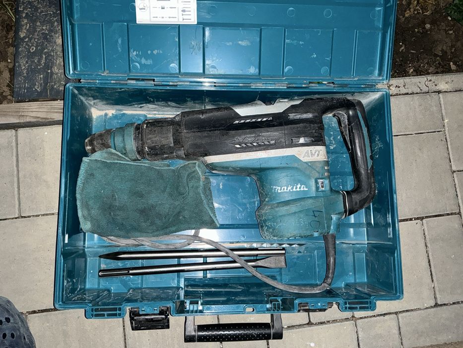 Vind rotopercutor Makita  HR5212C de 1510W ca nou la cutie