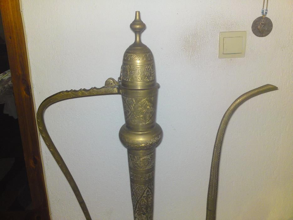 Продавам старинен огромен бронзов Ибрик