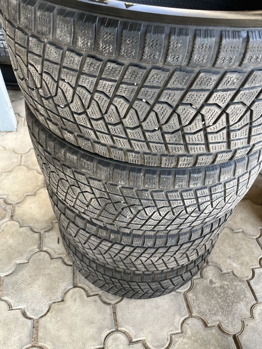 Зимние шины 275/45/20