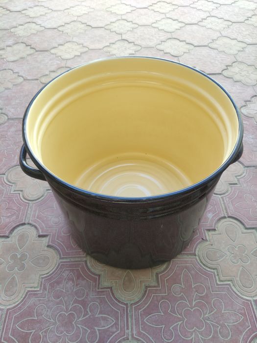 Кастрюля эмалированная новая 47л