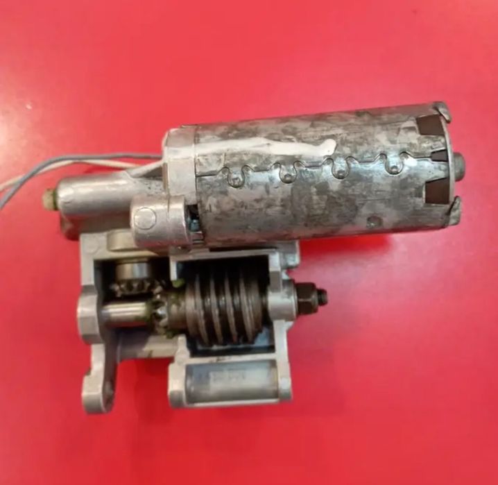 Электромоторчик руля Mercedes 124