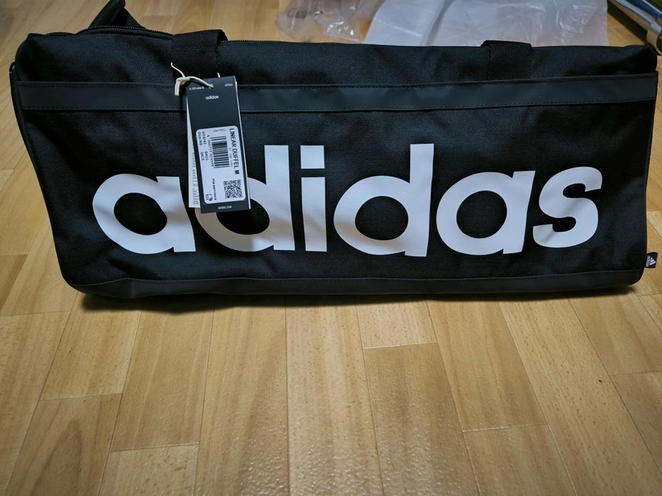 Чисто нов сак на Адидас