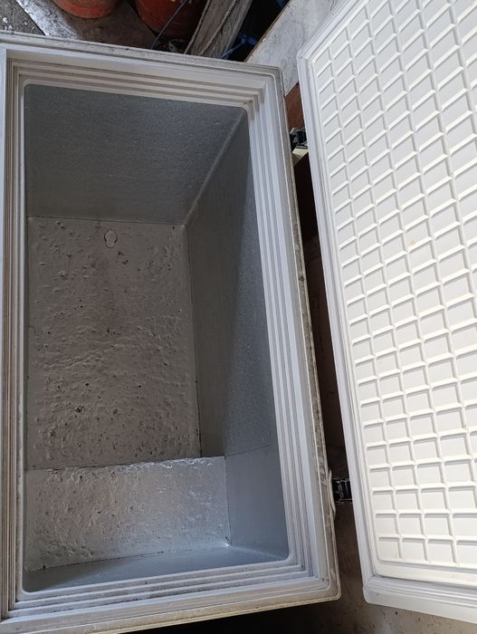 Продам морозильную камеру