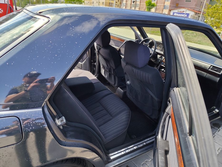 Vând Mercedes w124 2.0 benzina