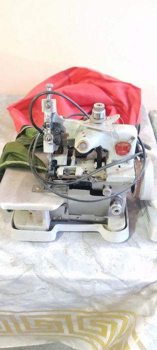 Продам швейных машины