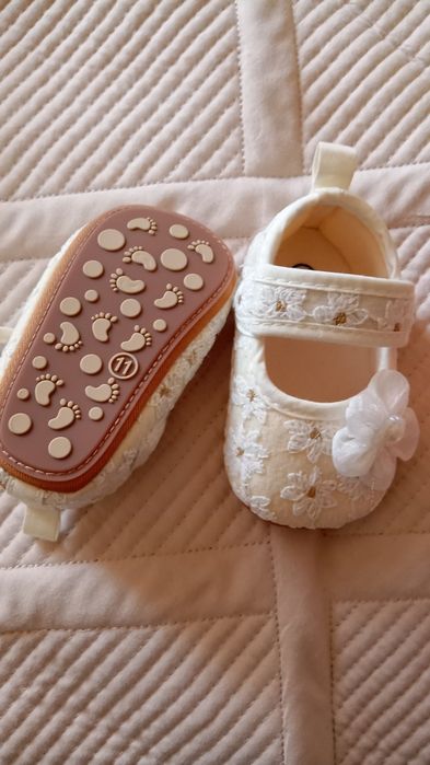 Продаю обувь на девочку