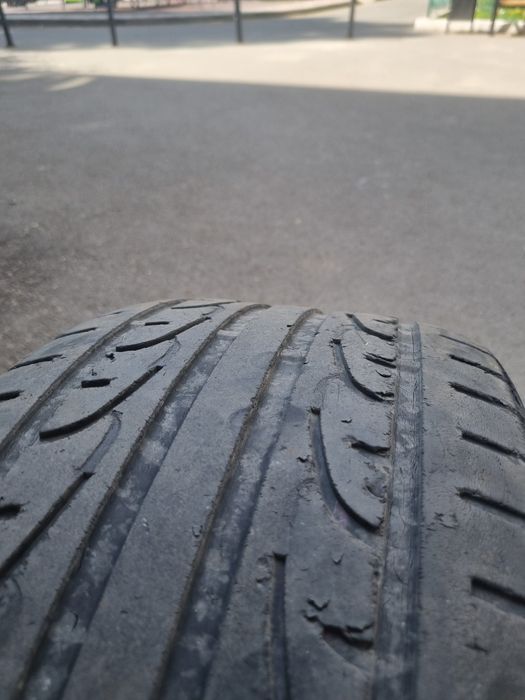 Продам резину 245/45 17