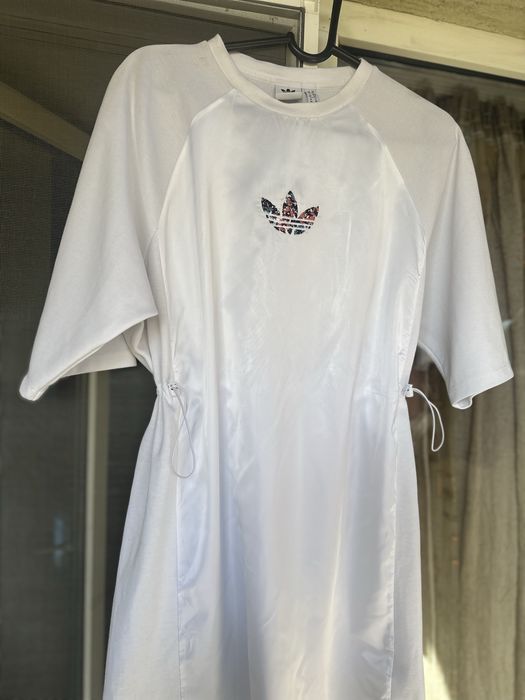 Оригинална спортна рокля Adidas