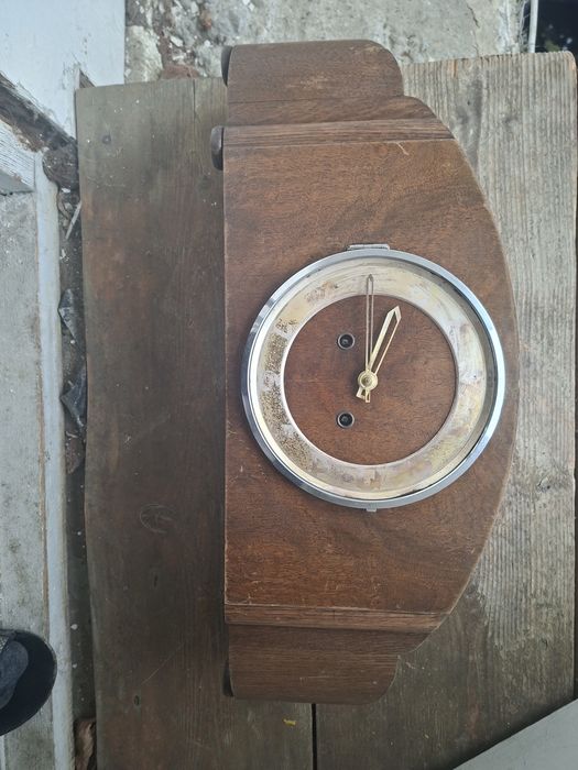 Ceas mecanic semineu vintage bate ora fixa si la jumatate