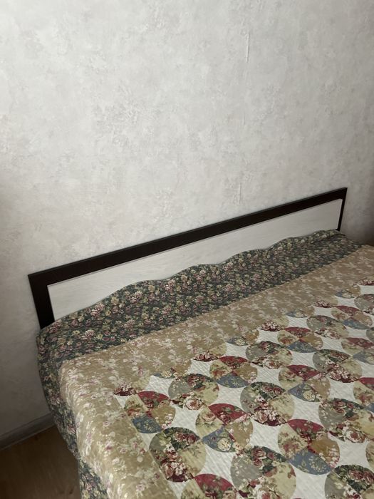 Двуспальная кровать