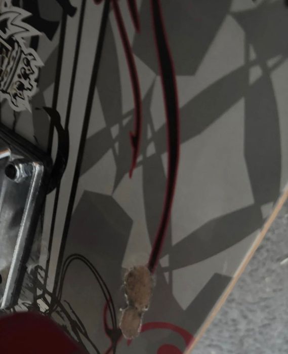 Skateboard aproape nou