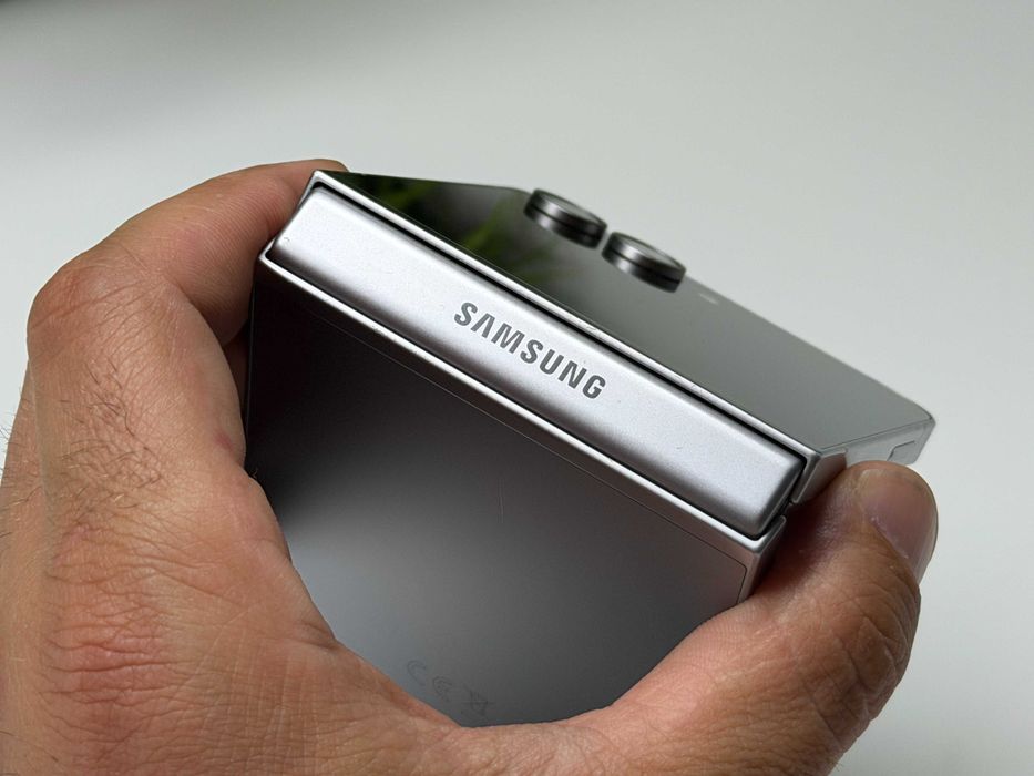 Samsung Galaxy Z Flip6 256GB 5G Silver
