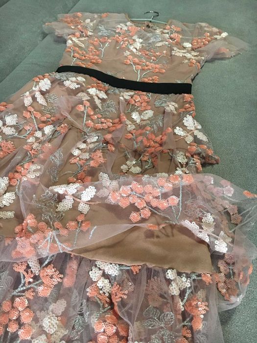 rochie midi model deosebit cu aplicatii, marime xs/s
