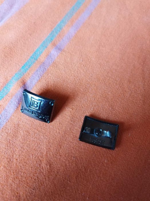 Set de doua accesorii negre de la: Laura Biagiotti! Cu sistem de prind