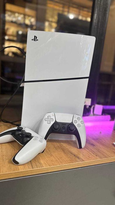 Игровая приставка Sony PlayStation 5 Slim 1TB (2 джойстика)