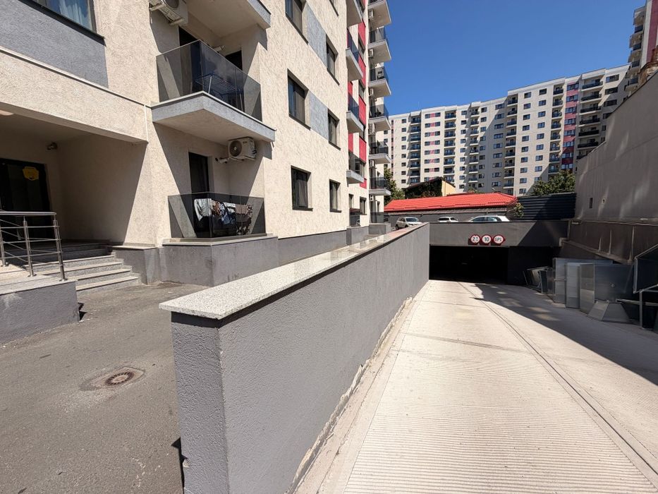 Se vand 15 parcari subterane în Complex Regie Residence