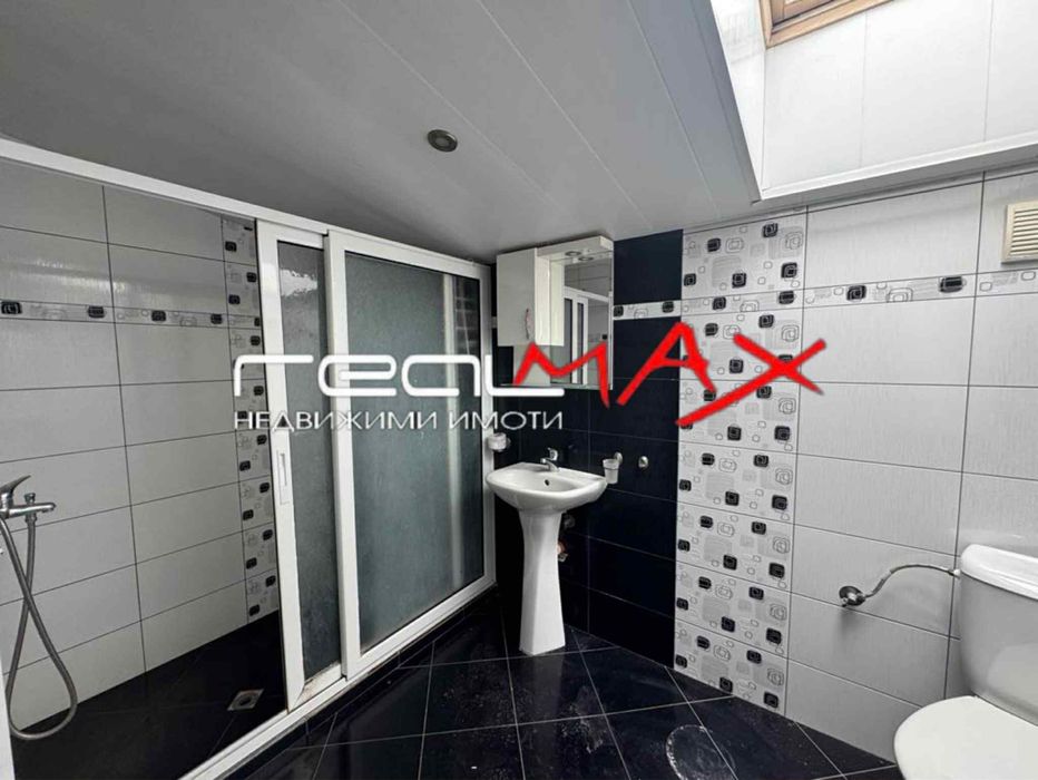 Дава се под наем Тристаен апартамент в Казанлък - 123 кв.м за 306 € - Снимка #11