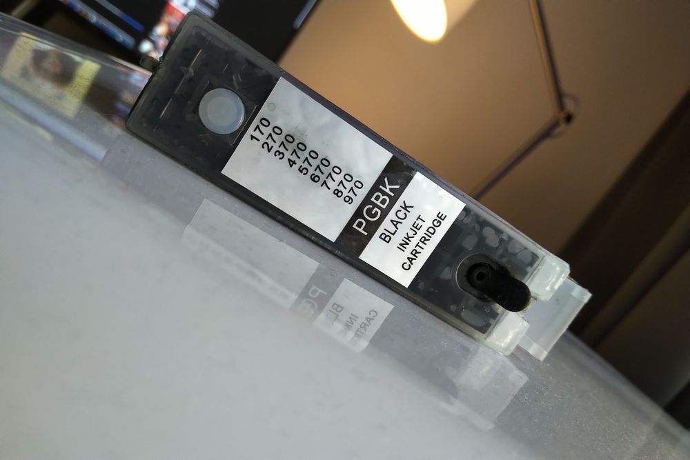 Vând 2 imprimante foto Canon Pixma