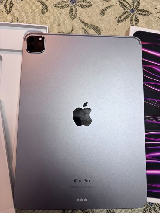 Продам айпад про 11