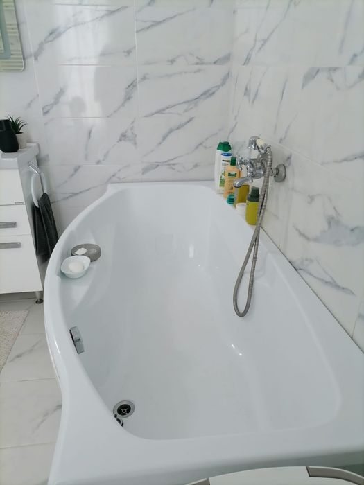 Cada - vana din acril foarte mare