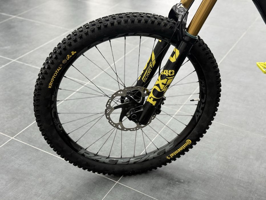Santa Cruz V10 CC M размер 27.5 цола 1х7 Sram GX
