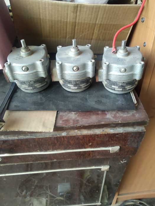 Реверсивный двигатель РД-09. 127 вольт. Редукция 1/39,08. 30 об/мин