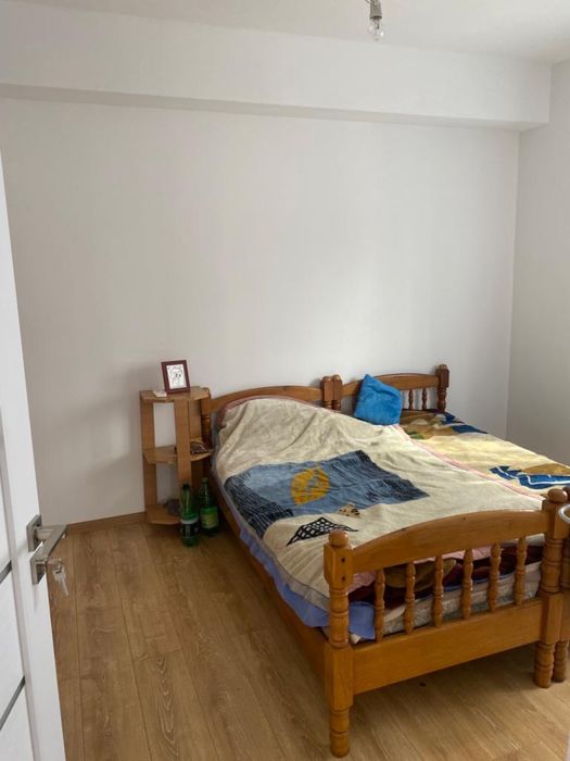 Închiriez apartament 2 camere cu gradină