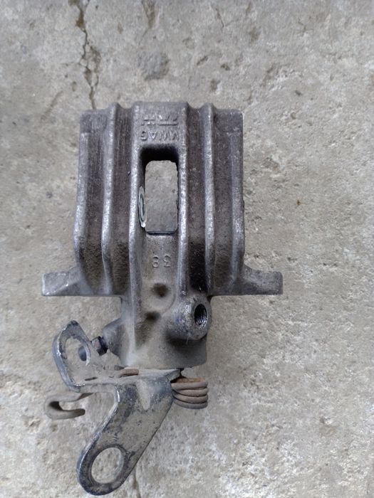 Vînd etrier spate stinga Skoda 2