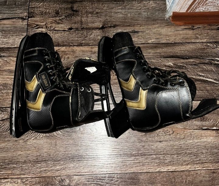 Продам хорошие коньки