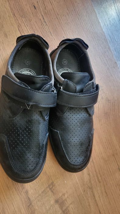 Продаю туфли для мальчика 35 размер