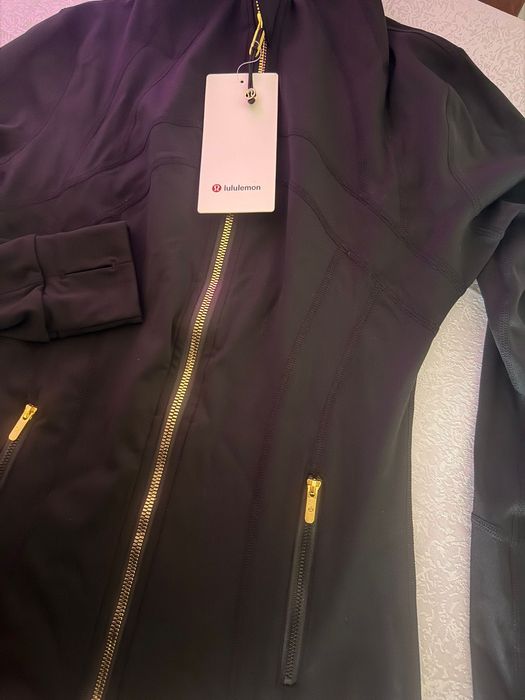 Горнище Lululemon размер 6 US