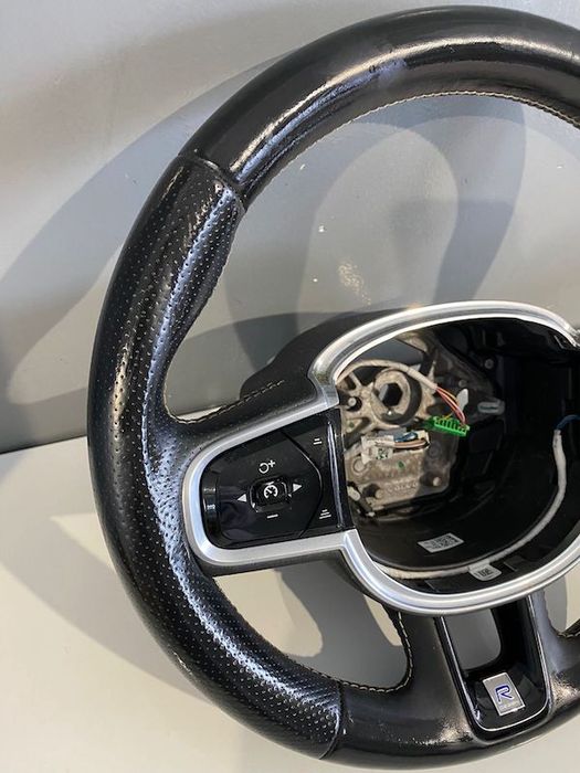 Volan cu incalzire R-DESIGN VOLVO S90 2016+ 39838210 31690694 32288776 32366296