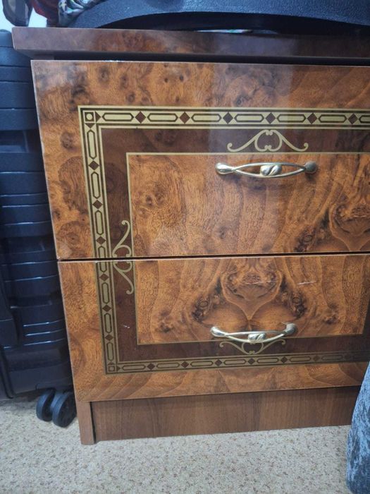 Продам тумбочку в отличном состоянии