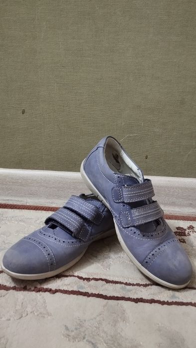 Женские кроссовки ecco