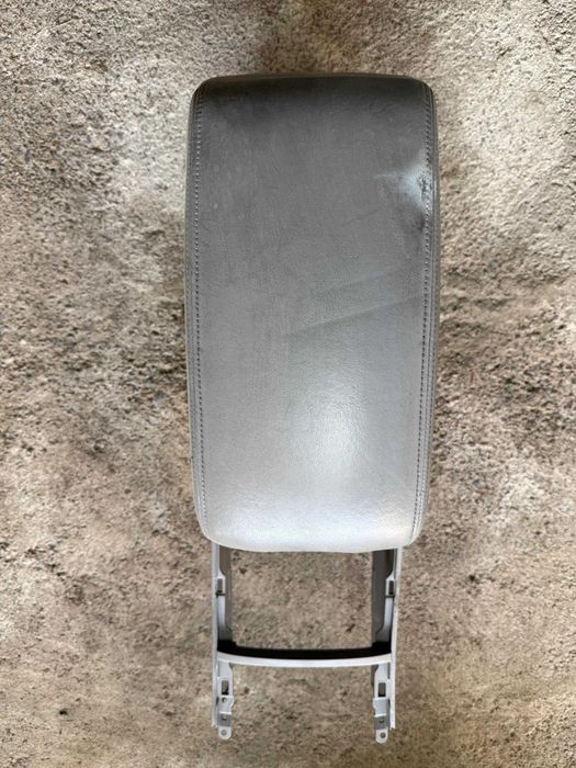 Подлокотник Toyota Camry 30/35 / Кожа