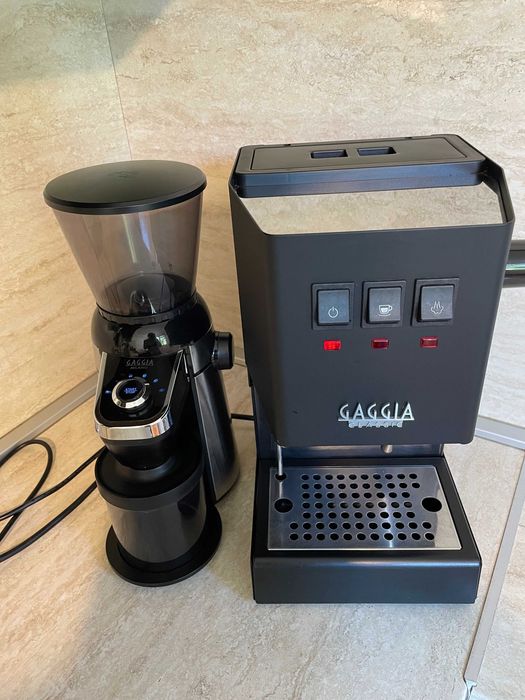 Кафемашина / еспресо Gaggia Classic RI9480 + кафемелачка Gaggia MD15 + премиум аксесоари