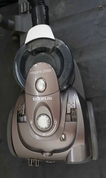 Прахосмукачка TAURUS 2000W