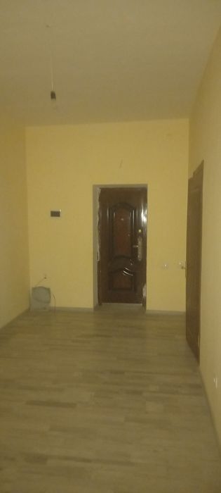 Карши шахар янги бозор олдидан 2 хонали янги дом квартирага берилади.