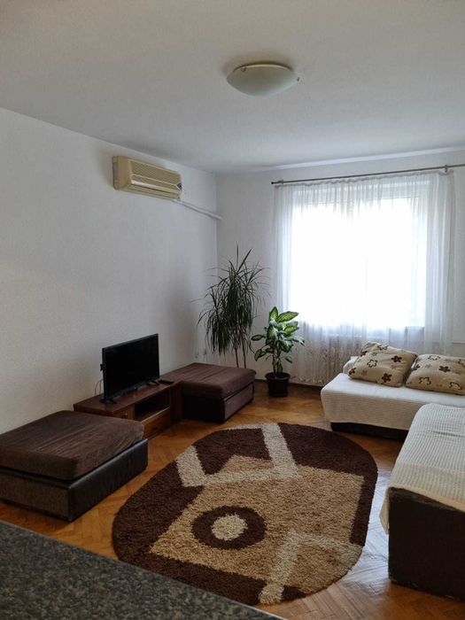 Proprietar vand apartament 3 camere Piata Romana (coloane) etaj 4/8