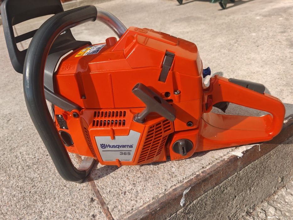 Vând drujba Husqvarna