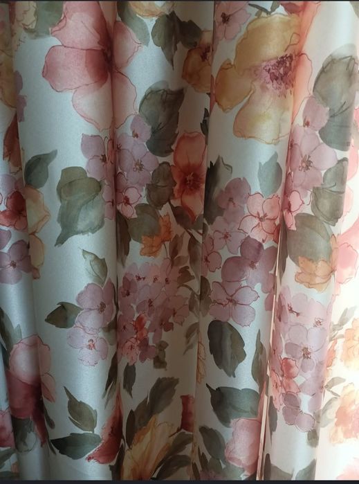 Продаются шторы.