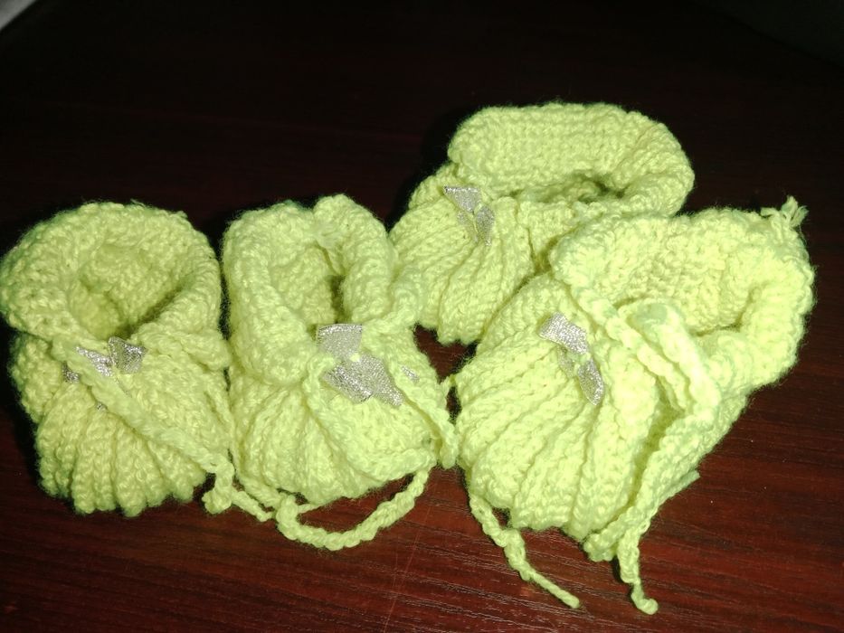 Пинетки для малышей ручной работы 2-х слойная пряжа