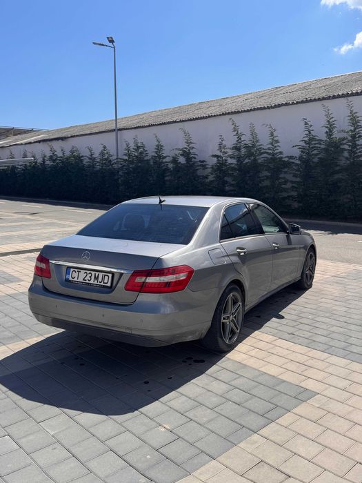 Mercedes Benz E220