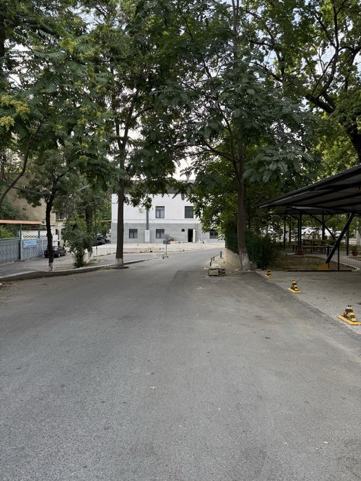 Сдам в аренду парковочное место под навесом в центре Ташкента