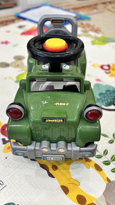 Машинка - каталка джип